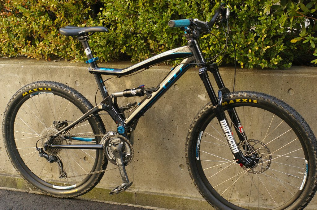 自転車本体 GT i drive 3.0 size M GT マウンテンバイク MTB i-drive 3.0 Mサイズ フルサス 自転車
