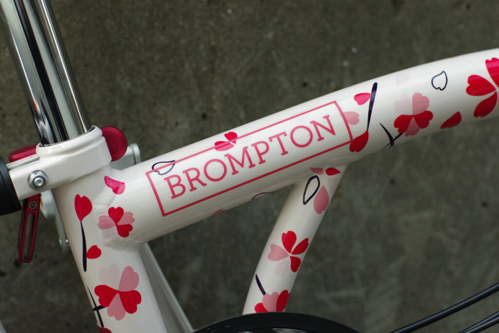アクセサリー BROMPTON Cherry Blossom Zip Pouch アクセサリー BROMPTON Cherry Blossom Zip Pouch BROMPTON Cherry